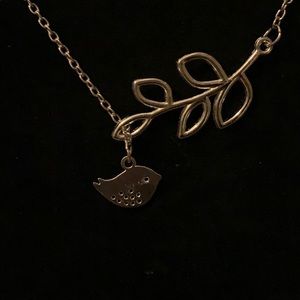 Lariat style bird necklace NWOT VACATION HOLD